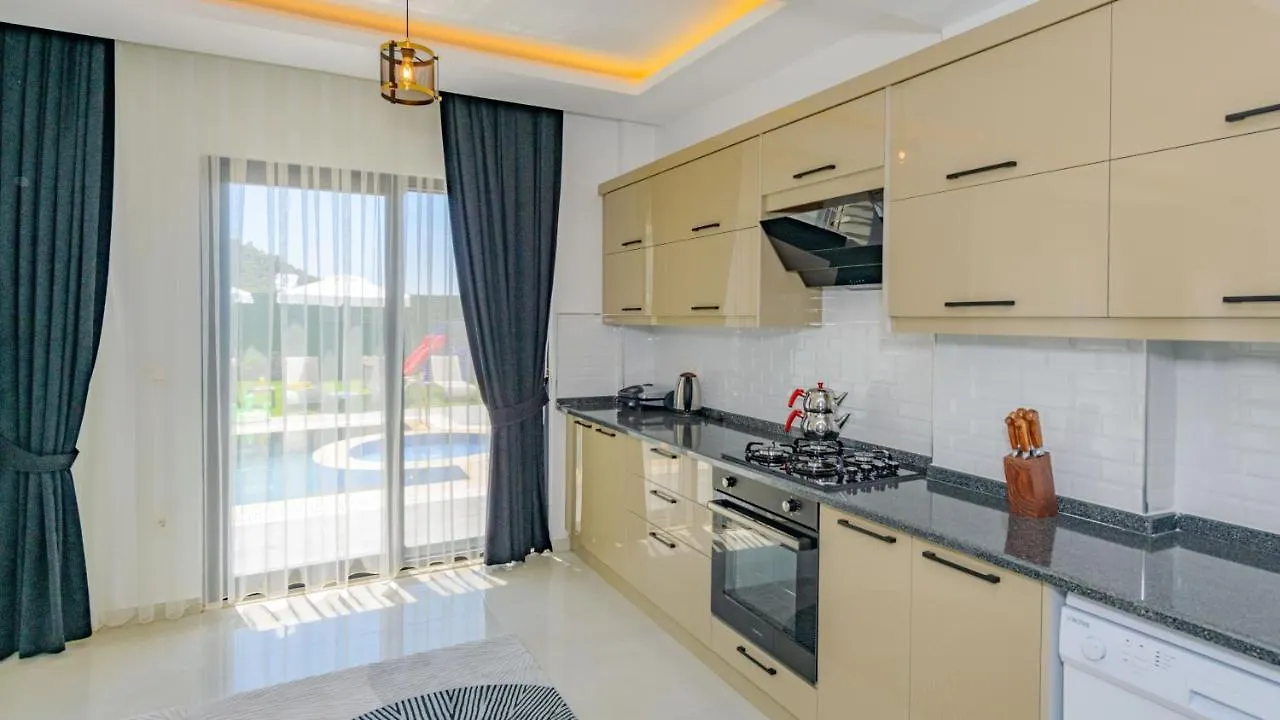 Atlantis Kapali- 4 Bedroom Holiday Villa In Hisaronu Oludeniz Turkey